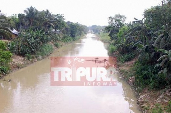 Howrah River pollution worsening with days: AMC and TSPCB fails to maintain the cleanliness of river water, negligence of state government has led the pathetic condition of water lifeline of Tripura 